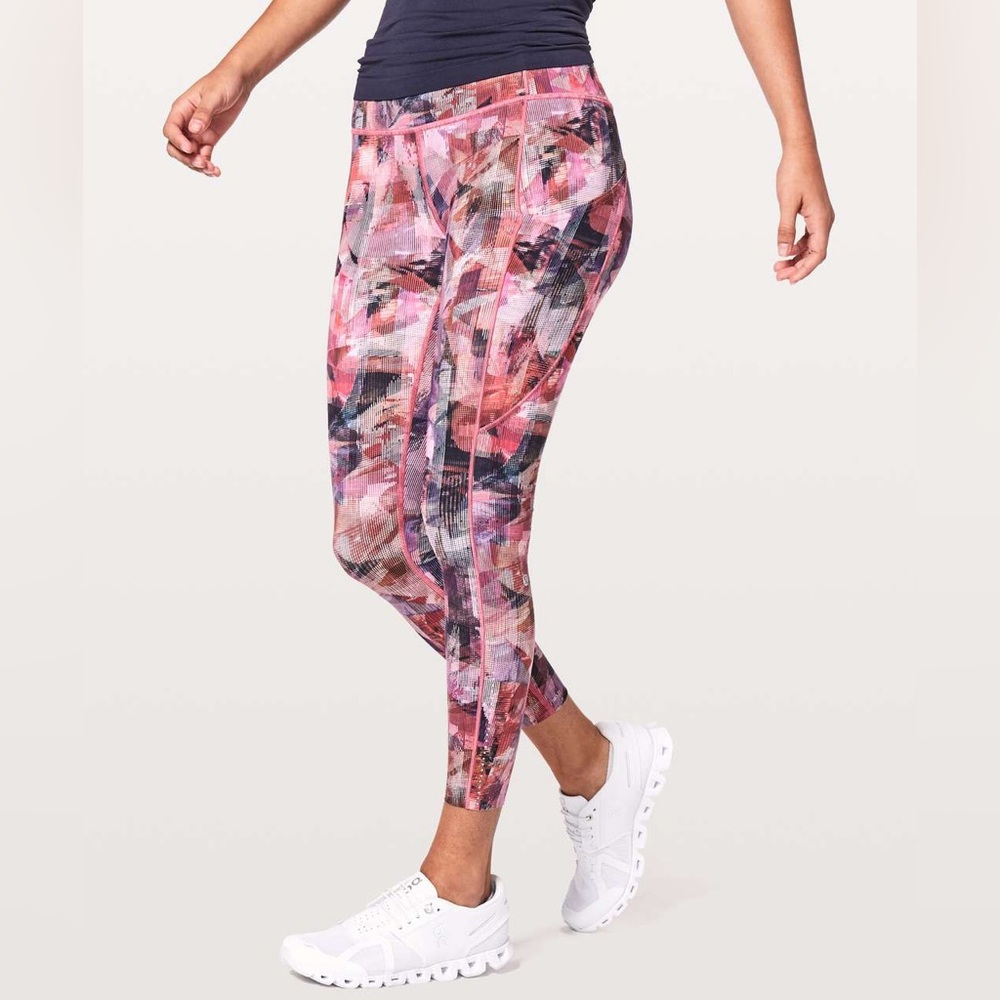 Lululemon Fast & Free 7/8 Tight II *Nulux 25” EUC Size 2